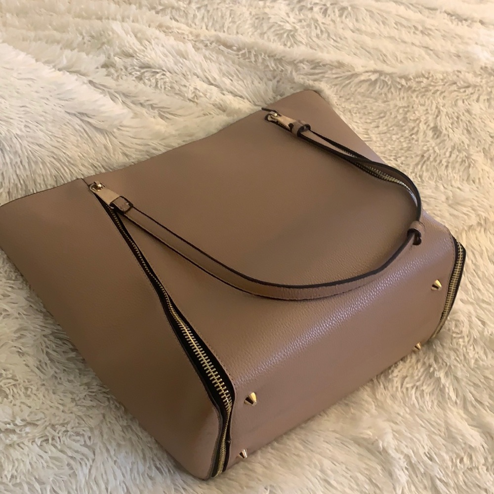 Light pink purse - great for work or on-the-go!